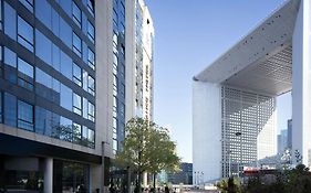 Renaissance Paris La Defense Hotel  4*